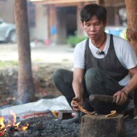 สุดทึ่ง! ภูมิปัญญาทำหนังควายเค็ม ช่วงหนาวสู้โควิดฟันเดือนละแสน
