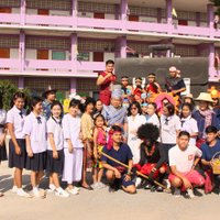 สไตล์การสอนยุคโดวิด! ครูแต่งแฟนซีสอนออนไลน์ สร้างสีสันดึงเด็กเข้าเรียน