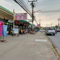 ผลุบเกือบไม่โผล่! ฝาท่อทะลุ หนุ่มก้าวพลาดดิ่งมิดศีรษะ(มีคลิป)