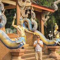 สวยงามอลังการ อุโบสถปูนปั้นศิลปะร่วมสมัย ที่เดียวในอีสาน