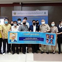 “กลุ่มเพื่อนเฉลิมชัย” ร่วมด้วยช่วยเพชรบุรีมอบเงินสนับสนุนโรงพยาบาลสนาม 2แสนบาท