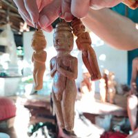 ลุงวัย74 ปี ป่วยอัมพฤกษ์ แกะสลักไม้ขนุนหาเลี้ยงชีพ