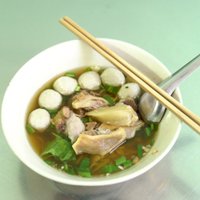 ก๋วยเตี๋ยวเนื้อป้ามล ร้านในตำนาน ความอร่อยกว่า 40 ปี