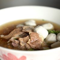 ก๋วยเตี๋ยวเนื้อป้ามล ร้านในตำนาน ความอร่อยกว่า 40 ปี