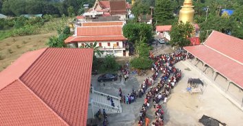 ฮือฮา! ประชาชนนับพัน แห่รับแจกเหรียญพญาเต่าเรือน หลวงพ่อชุบ (มีคลิป)