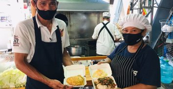 ร้านอาหารหรูริมทางจัดโปรสู้โควิด ข้าวกล่อง 25 บาท ไม่มีเงินกินฟรี
