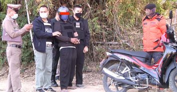 แค้นโดนกวนบาทา! หนุ่มยิงอริตายกลางทุ่งนา