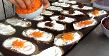 หอมหวานอร่อย ขนมเบื้องโบราณในตำนานสูตร 150 ปี