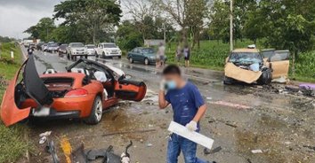 เร็ว แรง ทะลุนรก! BMW ซิ่งฝ่าสายฝนเสียหลักพุ่งข้ามเลนส์ชนเก๋งซูซูกิ ดับ 3 เจ็บ 1
