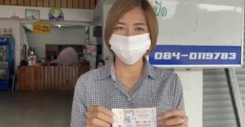 ฉีดวัคซีนให้โชค! สาวดวงเฮงถูกลอตเตอรี่รางวัลที่ 1 รับ 6,000,000