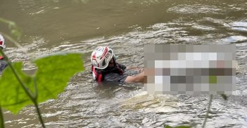 หลอนขั้นสุด! พบศพหญิงเปลือยท่อนล่าง ติดใต้สะพานหลังมหาวิทยาลัยชื่อดัง