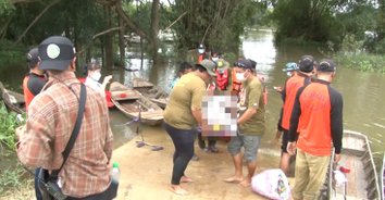 มหันตภัยร้าย น้ำท่วมเมือง! สุดเศร้าแม่เฒ่าวัย 92 ปี พลัดตกบ้านดับสลด สังเวยน้ำท่วม