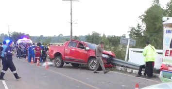 สามเกลอเมามาย คนตายไม่ได้ขับ! หนุ่มอายุน้อยถูกใช้ให้ขับรถ เมาหลับในชนสะพานดับ 2