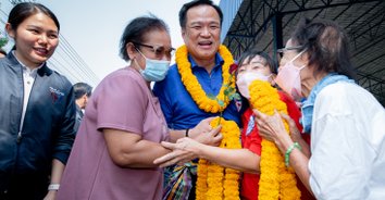 "อนุทิน" ลงพื้นที่ "ปทุมธานี" ขอตอกเสาเข็มเพิ่ม ประกาศจับมือ "บิ๊กแจ๊ส" สร้าง "โมโนเรล"