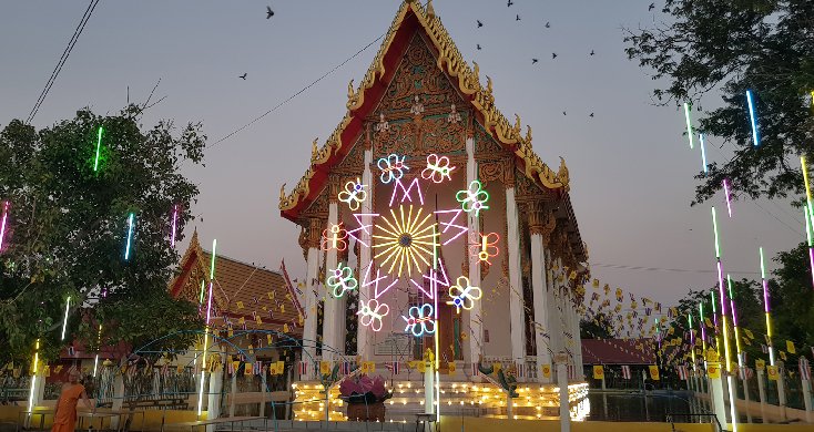//s.isanook.com/ss/0/ud/0/3494/loykrathong.jpg