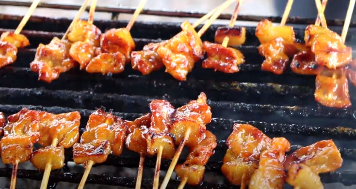 ชี้เป้าถูกและอร่อย! หมูปิ้งโบราณทรงเครื่องไม้ละ 1 บาท