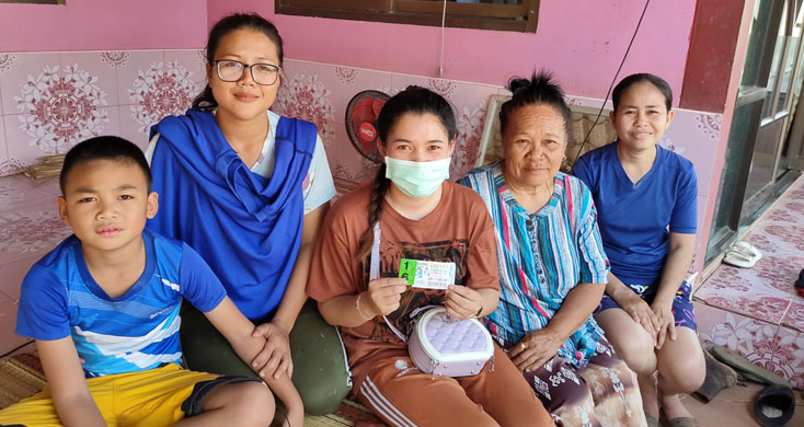 เหลือใบเดียว! สาวรับจ้างกรีดยางโชคดีถูกรางวัลที่ 1 รับ 6,000,000
