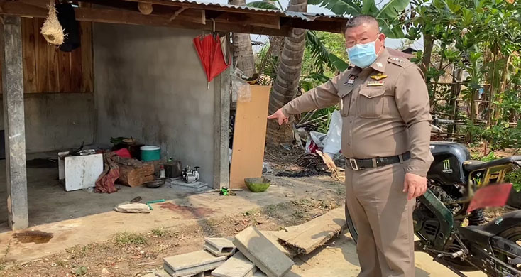 ธรณีกันแสง! พ่อจำใจฆ่าลูกชายติดยาบ้า มีดจี้คอแม่บังคับกราบเท้า
