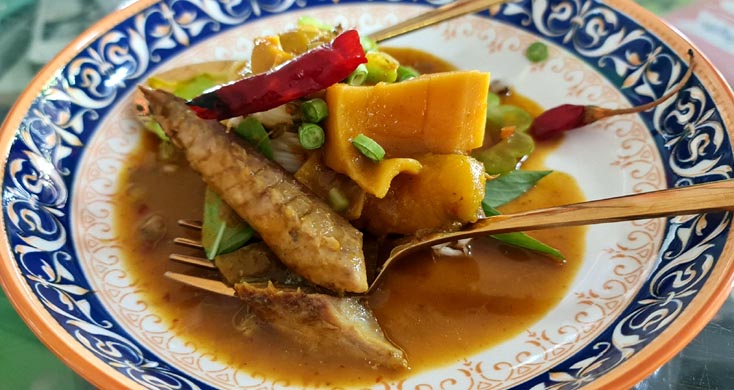 ขนมจีนหม้อดินคุณนาย น้ำยาปักษ์ใต้รสเด็ด