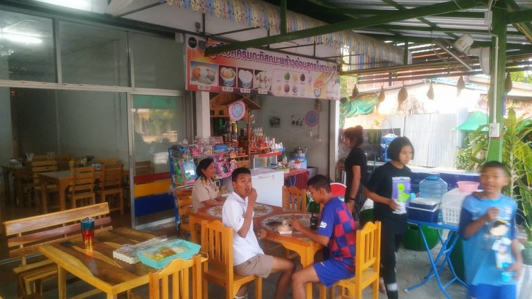 “ไอศครีมกะทิสดมะพร้าว” ไอเดียทำเงิน หลักแสนต่อเดือน