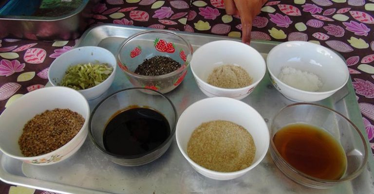 แวะซื้อปลาเค็ม–ปลาหวานตากแดด ฝีมือนักเรียนทำเองเพิ่มรายได้
