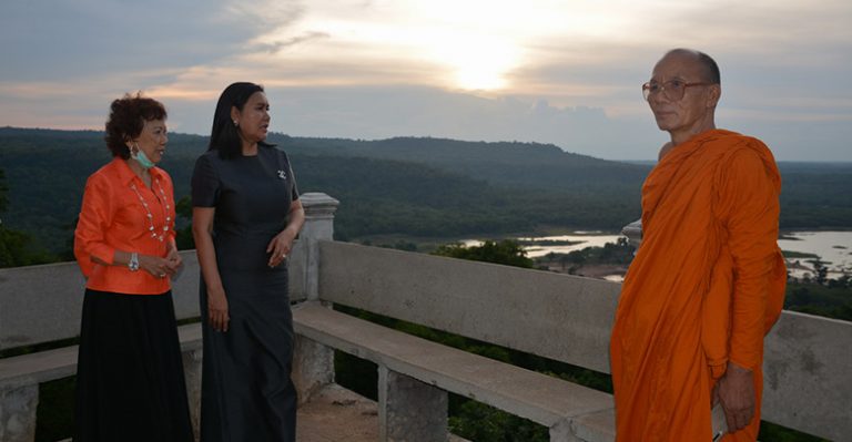 สูดโอโซน สัมผัสธรรมราชที่ผาพญากูปรี ชายแดนไทย-เขมร