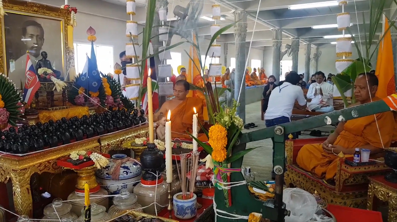 เลขเด็ด! แห่ดูเลขเด็ดหางประทัดวัดบางปลาหมอ นำไปเสี่ยงโชค