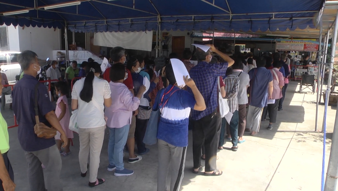 เลขเด็ด! แห่ดูเลขเด็ดหางประทัดวัดบางปลาหมอ นำไปเสี่ยงโชค