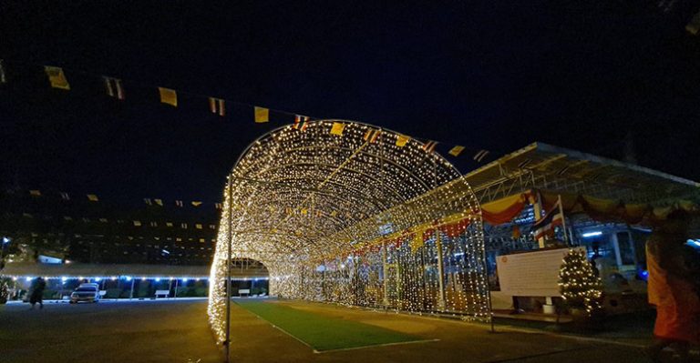 ความสวยงามของพระอุโบสถยามค่ำคืน วัดดอนใหญ่
