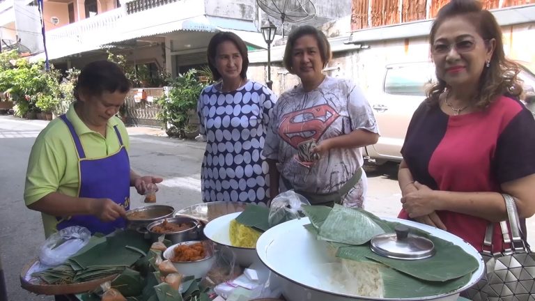 ข้าวเหนียวหน้าแกงกุ้งสูตรโบราณ มาช้าอดนะจ๊ะ