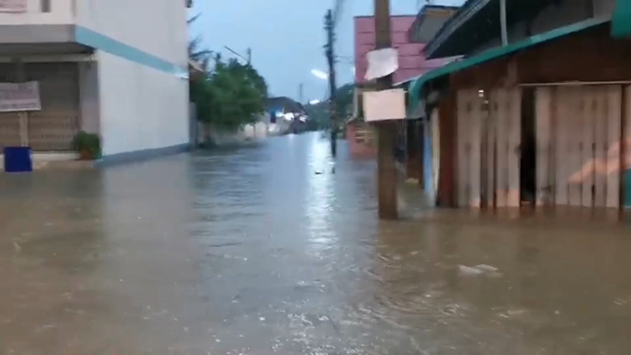 สงขลาฝนถล่มหนักน้ำท่วมเมือง ต้องปิดโรงเรียน