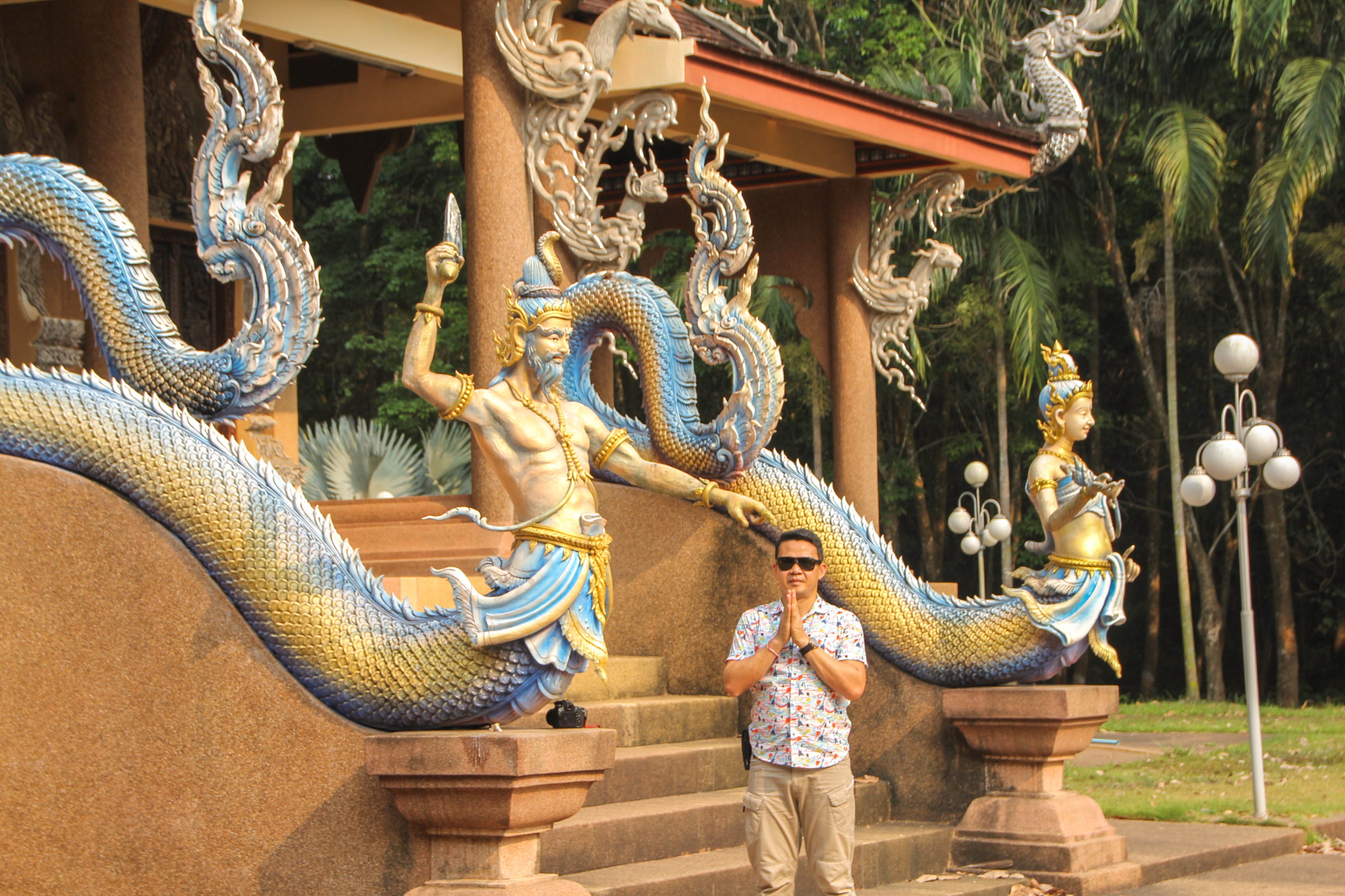 สวยงามอลังการ อุโบสถปูนปั้นศิลปะร่วมสมัย ที่เดียวในอีสาน
