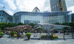 ไอคอนสยามจัด “THE ICONIC JURASSIC ADVENTURE” ชมฝูงไดโนเสาร์สมจริงที่สุดในเมืองไทย!