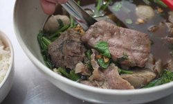 ก๋วยเตี๋ยวเนื้อนายซ้งรสเยี่ยม ทีเด็ดเนื้อน่องลายอร่อยแบบไม่ปราณี!!!