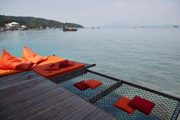 ส่อง!! รีสอร์ทสุดหรูบนเกาะเสม็ดของกวาง เอบีนอร์มอล บาร์แอนด์เบด (BarandBed)