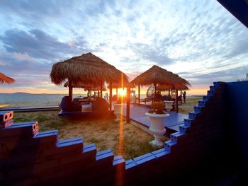 Beach Walk ออเจ้าซีฟู้ด บางแสน ร้านอาหารริมทะเลที่มีจุดเช็กอินสุดปัง มาแล้วได้รูปสวยแน่นอน
