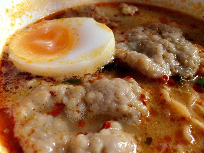 ร้านก๋วยเตี๋ยว : เด็กเส้น