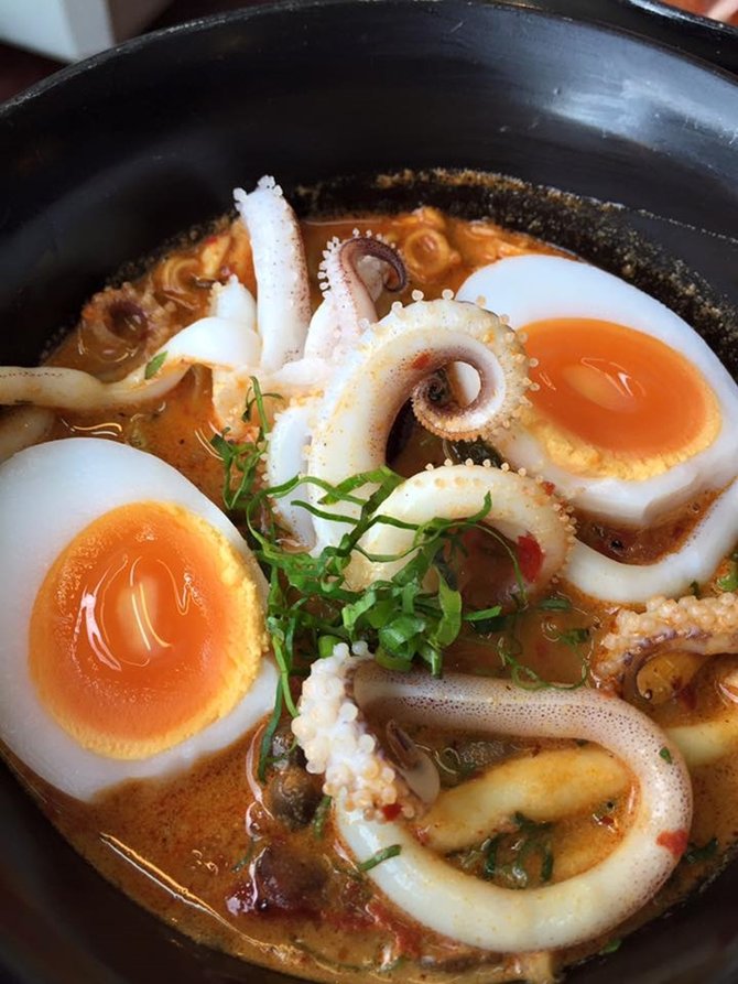 ร้านก๋วยเตี๋ยว : เตี๋ยว ยำ แซ่บ