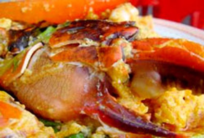 ปูและกุ้งสดๆ ทะเลเผาจากอันดามัน ใน "ร้านข้าวต้มกรุงศรี"