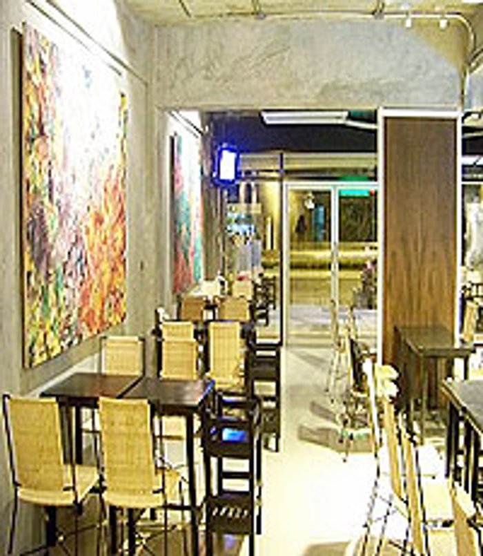 1000 Thanks' Gallery in bar