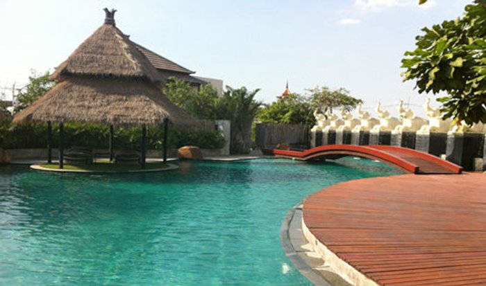 วิลล่่า วิลล่า รีสอร์ท พัทยา (Villa Villa Resort Pattaya)
