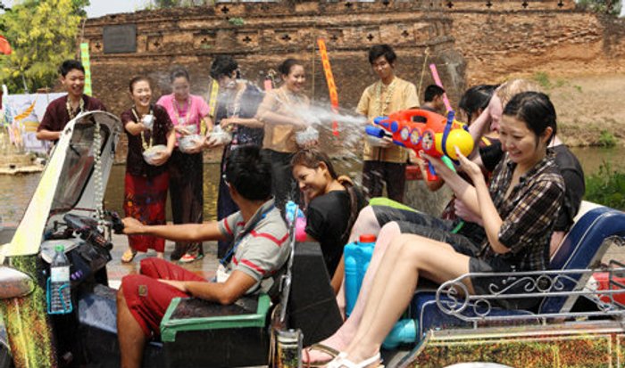 วันหยุดยาวช่วงสงกรานต์เที่ยวไหนดี?