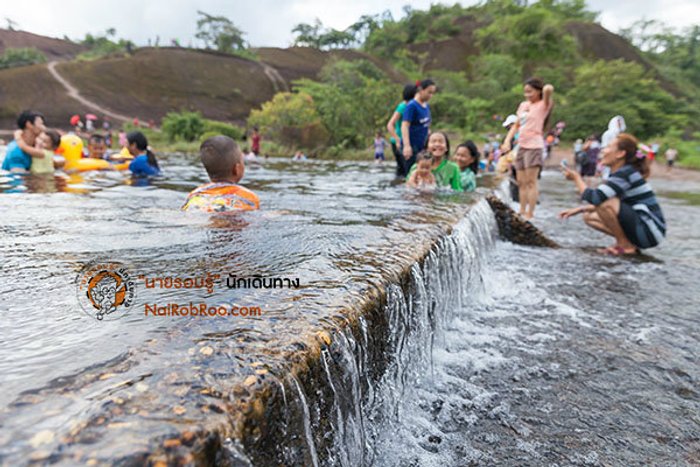 น้ำตกถ้ำพระ : ล่องเรือ เล่นน้ำ เปิดรับความสุข