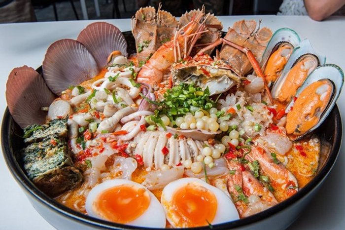 “ร้านก๋วยเตี๋ยวไง” เตี๋ยวชามยักษ์ ที่จัดมาให้ลอง!!