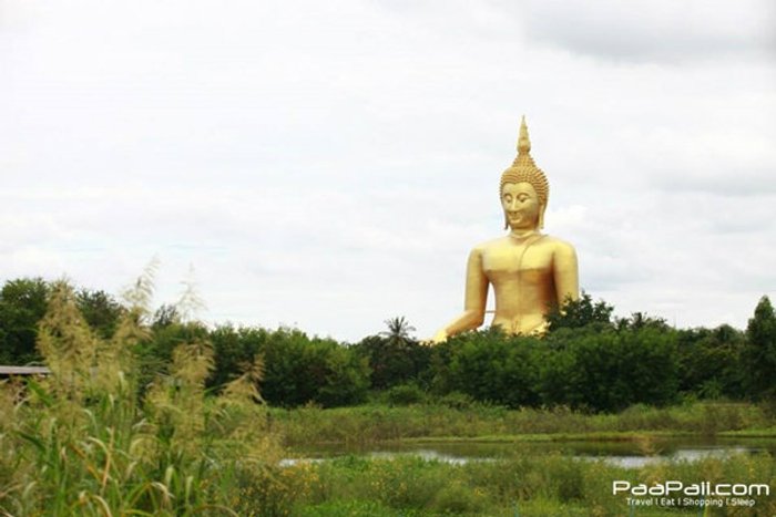 เที่ยววัดม่วง สักการะพระพุทธรูปใหญ่ที่สุดในโลก แวะชิมของหวานร้านดัง เมืองอ่างทอง