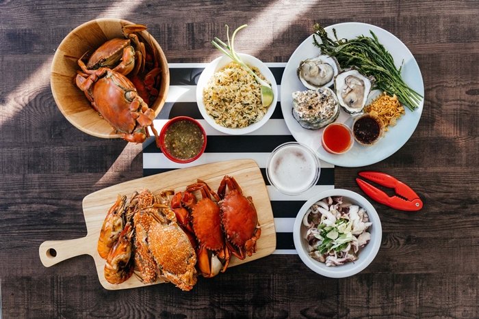 ฉลองสิ้นปีนี้ไปพร้อมกับ 4 ร้านปูตัวโตกับอาหารทะเลที่มีบริการส่งตรงถึงบ้าน