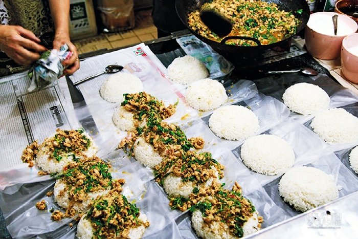วัชระโภชนา ร้านกะเพราอร่อยเหาะ @ ตลาดบางกอกน้อย