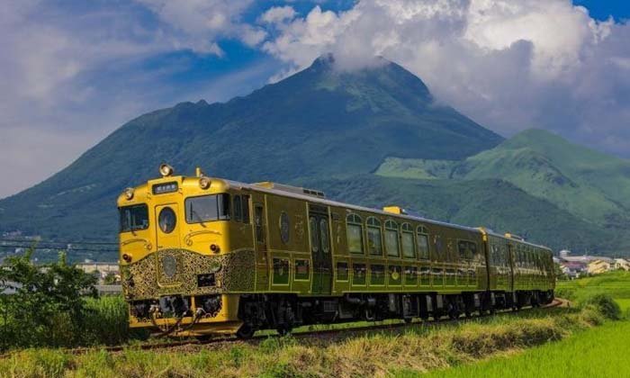 กินลมชมวิวไปกับ 6 รถไฟท่องเที่ยวของญี่ปุ่น