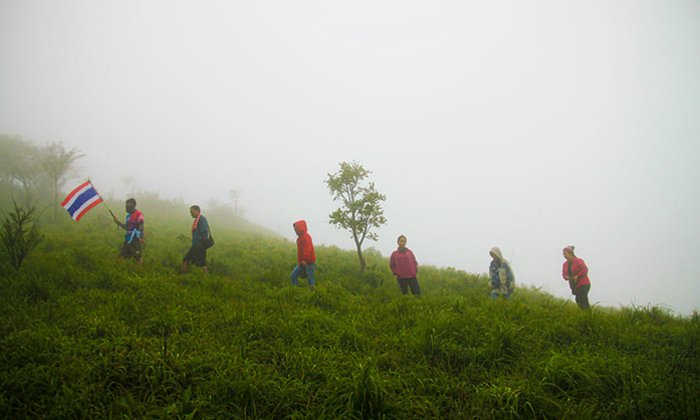 พิชิตดอยหลวงตาก ตามล่าหมอกหน้าฝนช่วงสุดท้ายของปี