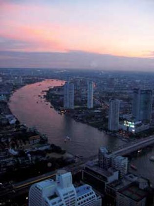 นั่งเรือยนต์...ตามเงาฝีพาย "กวีเอกของโลก"